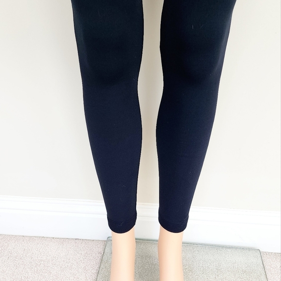 Sofra High-Waisted Seamless Black Leggings - Picture 8 of 12